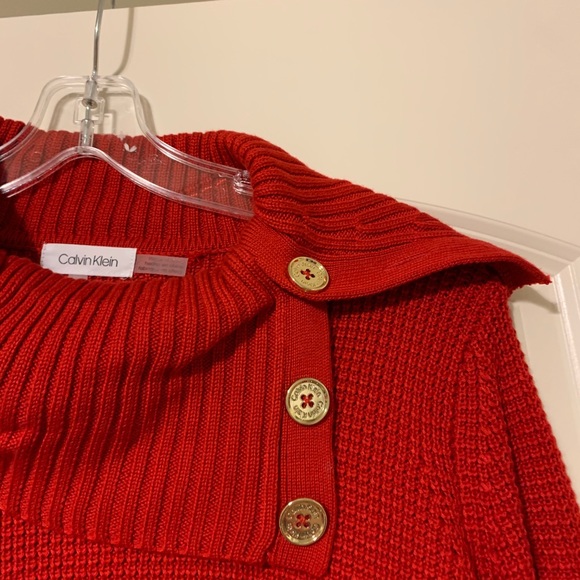 ✨Brand 🆕 Red Calvin Klein Sweater✨ - Picture 4 of 10